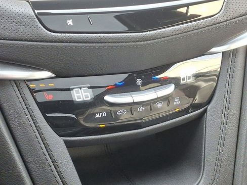 Certified 2025 Cadillac XT5 Premium Luxury w/ LPO, Floor Liner Package image 15