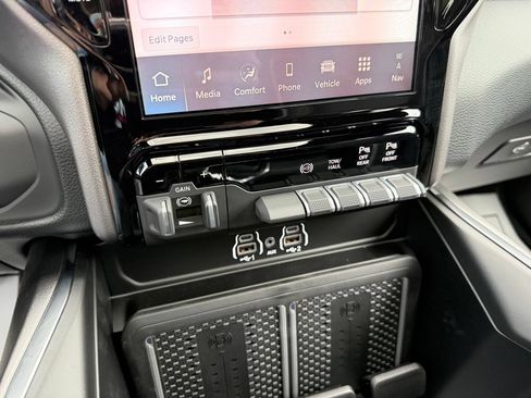 New 2026 RAM 3500 Laramie AWD/4WD image 27