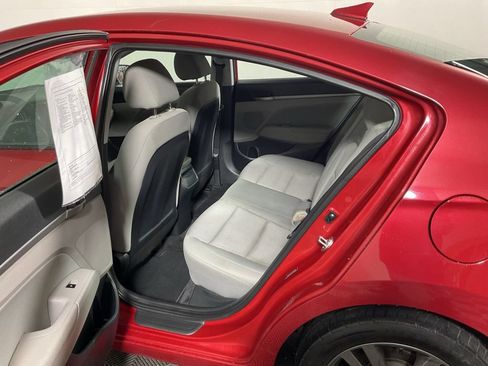 Used 2018 Hyundai Elantra SEL FWD image 30