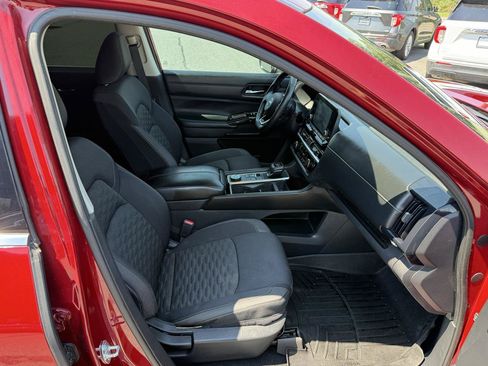 Used 2022 Nissan Pathfinder SV AWD/4WD image 20