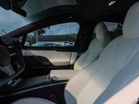 Used 2022 Tesla Model X Plaid AWD/4WD image 9