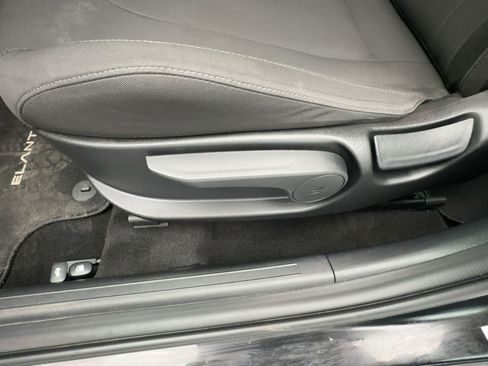 Used 2021 Hyundai Elantra SEL image 14