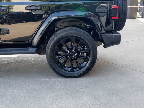 Used 2021 Jeep Wrangler Unlimited Sahara AWD/4WD image 30