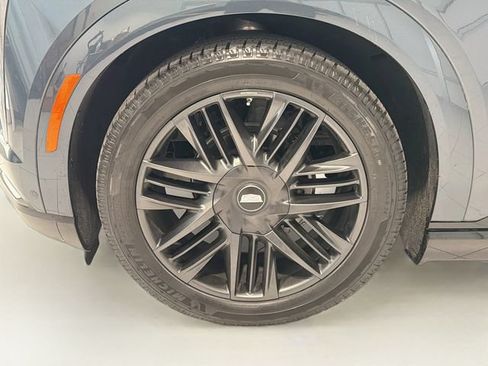 Certified 2025 Cadillac Escalade IQ Sport 2 w/ LPO, ONYX Package AWD/4WD image 29