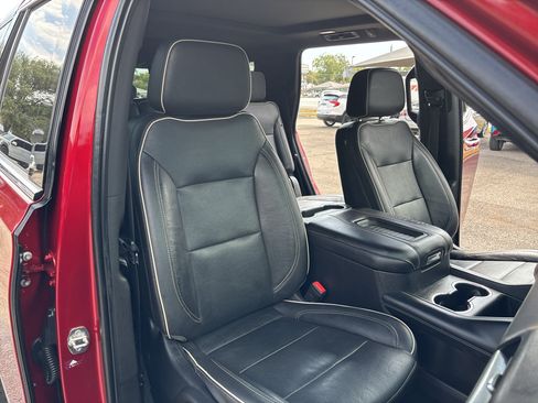 Used 2021 GMC Yukon SLT w/ SLT Premium Package AWD/4WD image 25