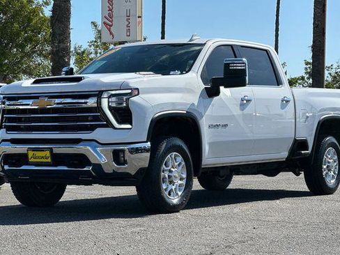 Used 2024 Chevrolet Silverado 2500 LTZ AWD/4WD image 8