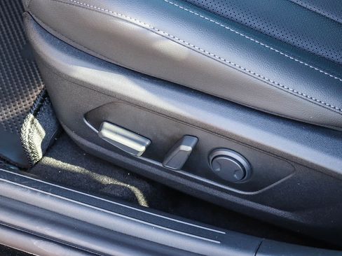 New 2026 Hyundai Elantra Limited FWD image 32