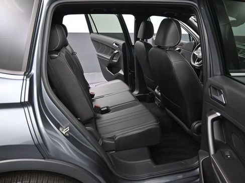 Used 2023 Volkswagen Tiguan SE R-Line FWD image 33