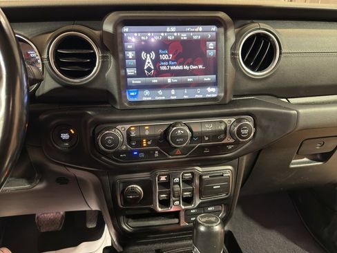 Used 2021 Jeep Wrangler Unlimited Sahara w/ Dual Top Group image 18