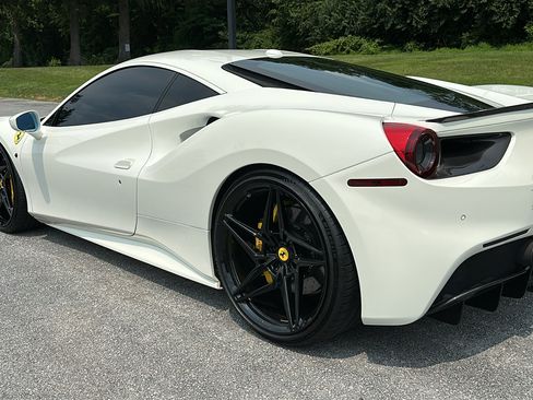 Used 2017 Ferrari 488 GTB RWD image 14