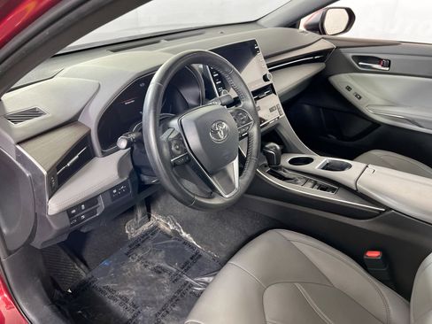 Used 2021 Toyota Avalon XLE w/ Moonroof Package image 9