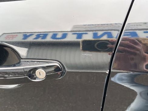 Used 2018 Ford Escape SE w/ SE Sport Appearance Package image 9