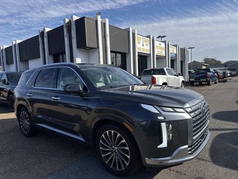Used 2024 Hyundai Palisade Calligraphy image 4