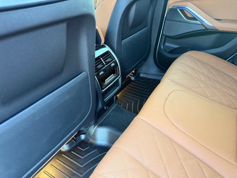 Used 2023 BMW X6 xDrive40i w/ M Sport Package AWD/4WD image 11