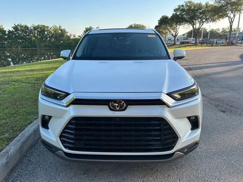 Used 2024 Toyota Grand Highlander AWD image 9