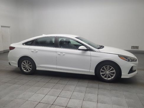 Used 2019 Hyundai Sonata SE w/ Cargo Package FWD image 11