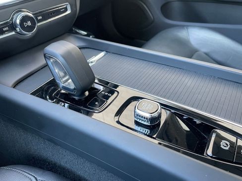 Used 2024 Volvo S60 B5 Core image 42