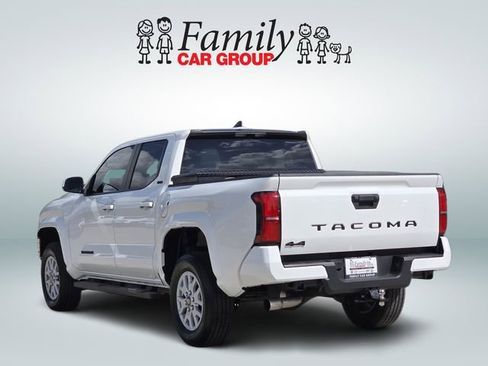 Used 2026 Toyota Tacoma SR5 image 3