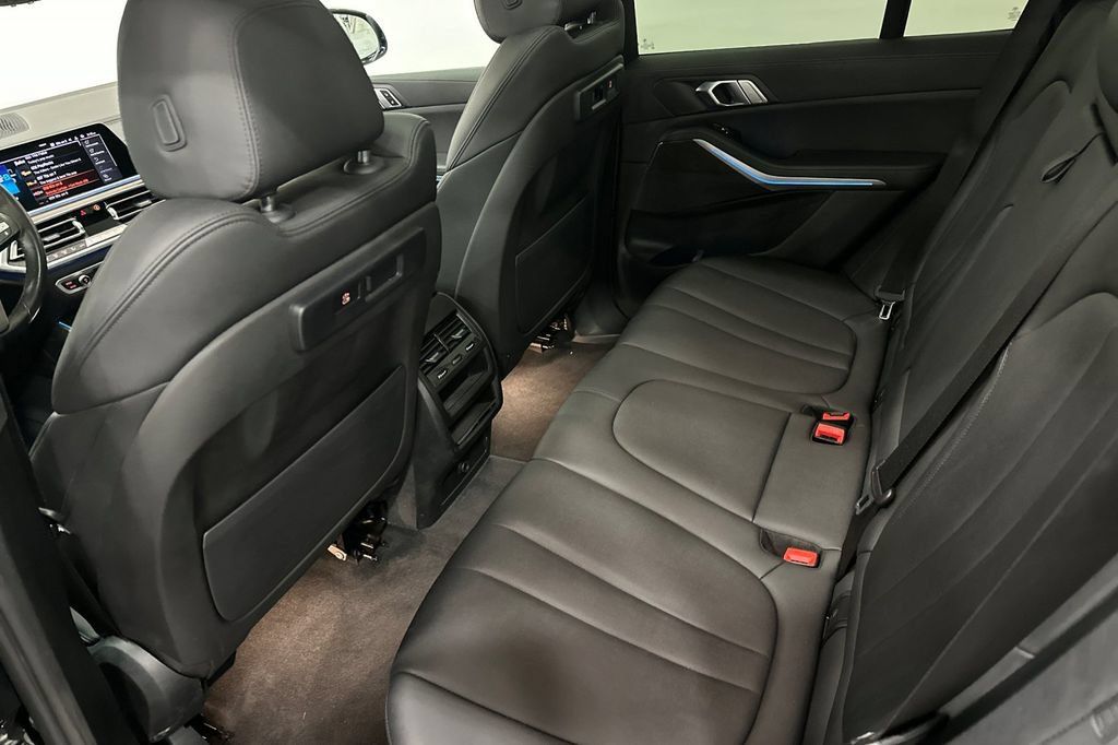 Used 2022 BMW X5 xDrive45e AWD/4WD image 13