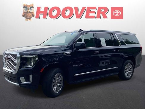 Used 2023 GMC Yukon XL Denali w/ Advanced Technology Package AWD/4WD image 5