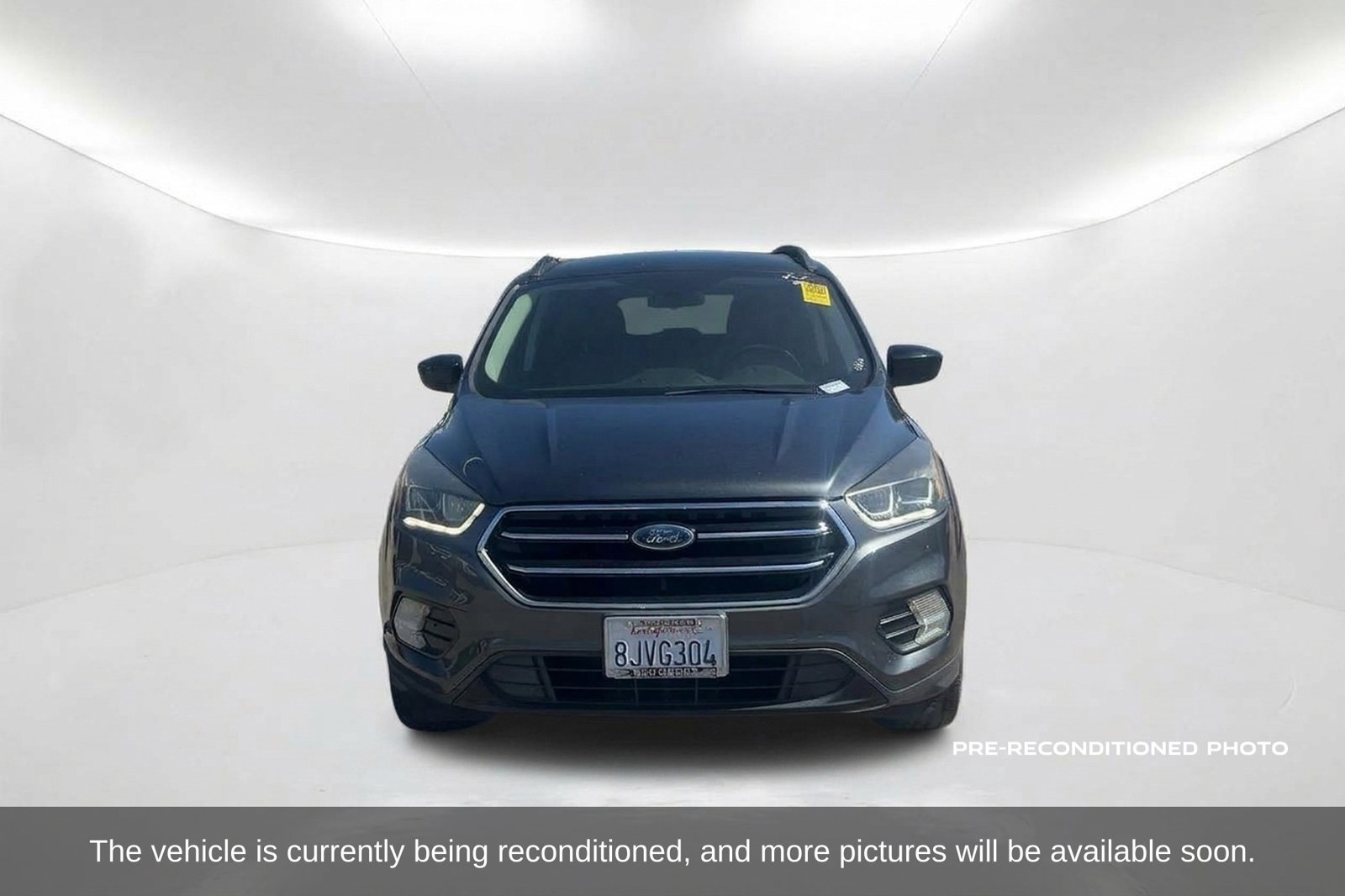 Used 2019 Ford Escape SE FWD image 2