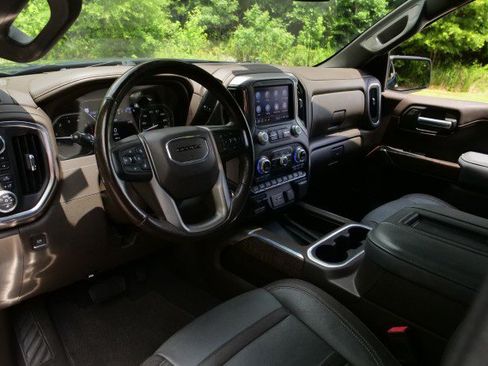 Used 2022 GMC Sierra 1500 Denali w/ Driver Alert Package II AWD/4WD image 2