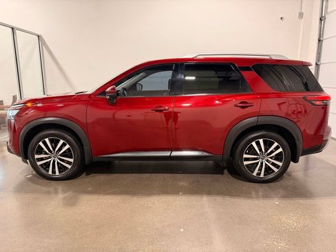 Used 2023 Nissan Pathfinder Platinum w/ Cargo Package FWD image 7