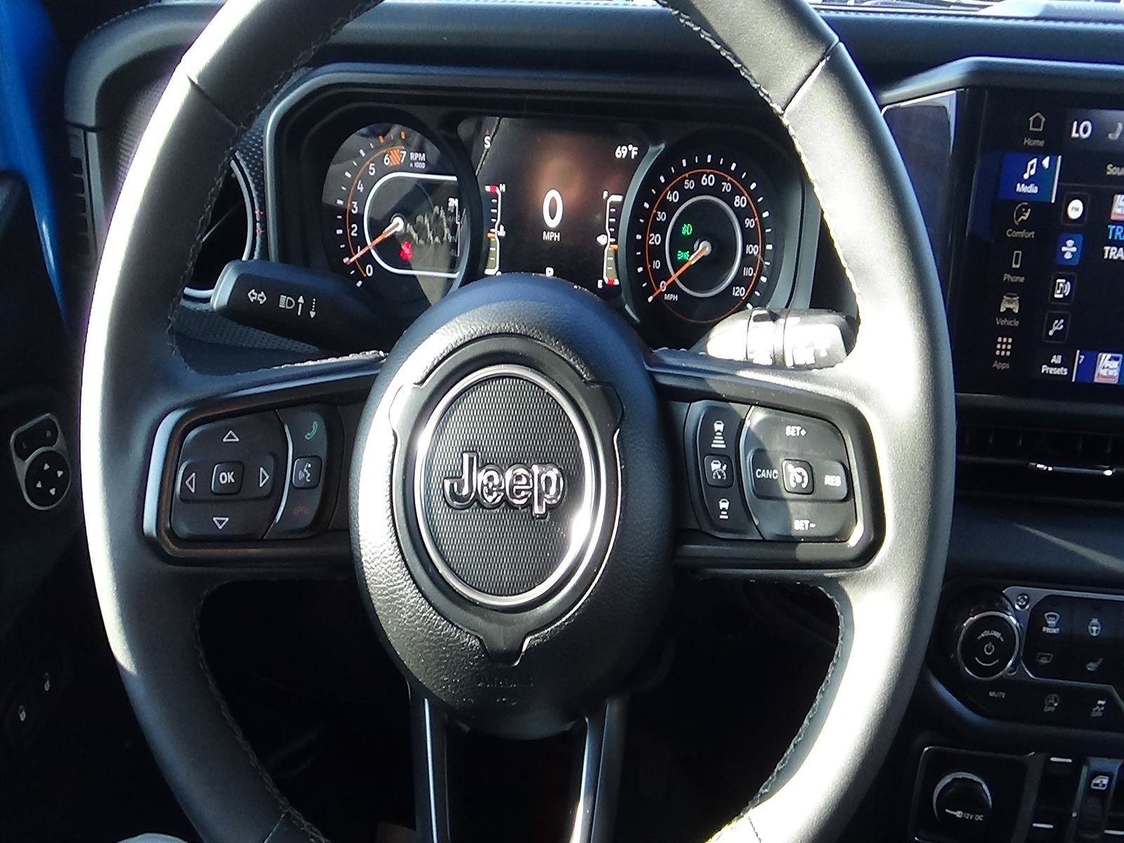 Certified 2025 Jeep Wrangler Unlimited Rubicon w/ Convenience Group AWD/4WD image 20