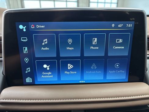 Used 2024 Chevrolet Suburban High Country AWD/4WD image 18
