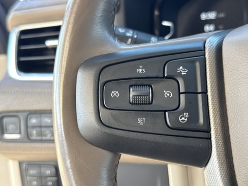 Used 2022 GMC Yukon XL Denali AWD/4WD image 19