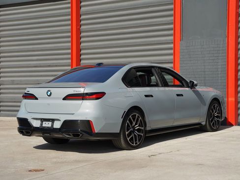 Used 2023 BMW 760i xDrive AWD/4WD image 12