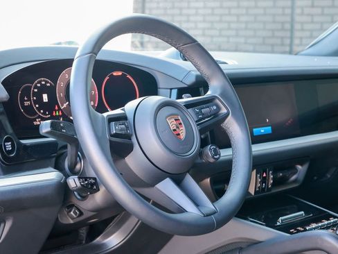 Certified 2025 Porsche Cayenne E-Hybrid Coupe image 47