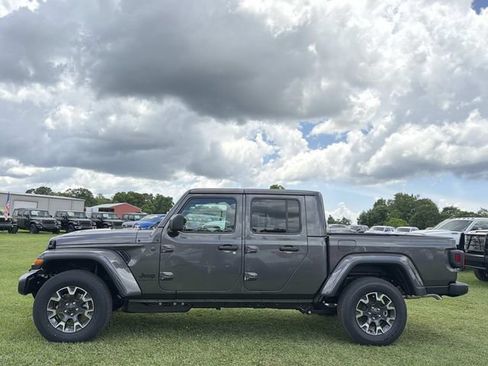 New 2026 Jeep Gladiator Sport AWD/4WD image 14