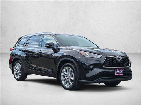 Used 2022 Toyota Highlander Limited AWD/4WD image 3