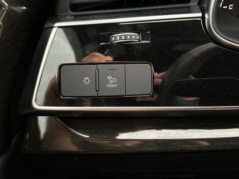 Used 2025 Audi Q7 3.0T Premium Plus AWD/4WD image 25