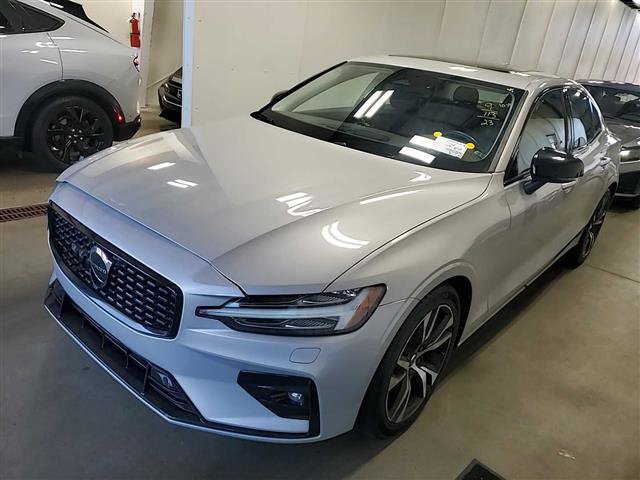 Used 2023 Volvo S60 B5 Core AWD/4WD image 1