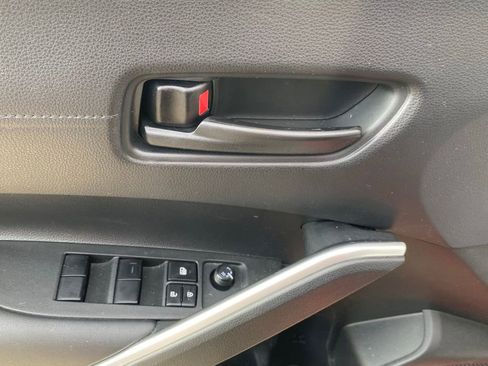 Used 2022 Toyota Corolla Cross LE image 22