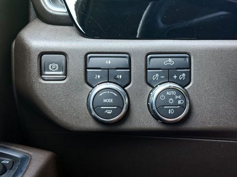 Used 2024 GMC Sierra 2500 SLE w/ SLE Value Package; AWD/4WD image 31