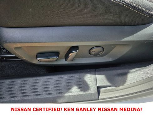 Certified 2026 Nissan Rogue SV AWD/4WD image 34