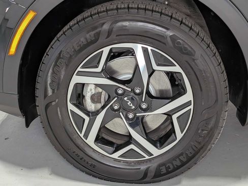 Certified 2023 Kia Sportage LX image 3