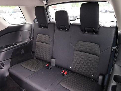 Certified 2025 Nissan Pathfinder SV w/ SV Premium Package FWD image 11