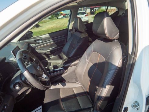 Used 2020 Nissan Altima 2.5 SR w/ Premium Package FWD image 17