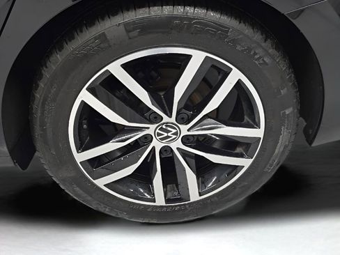 Used 2025 Volkswagen Jetta SE image 30