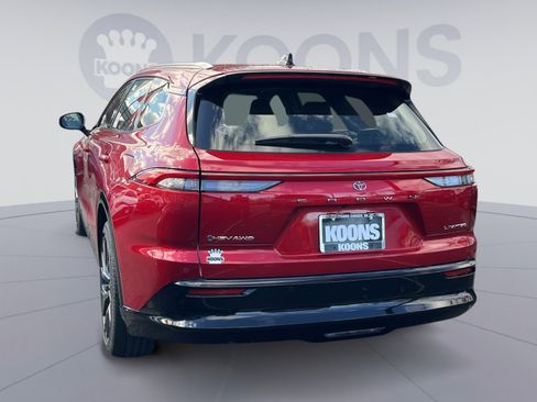 New 2025 Toyota Crown Signia image 4