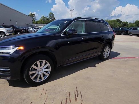 Used 2017 Volvo XC90 T6 Momentum w/ Vision Package AWD/4WD image 4