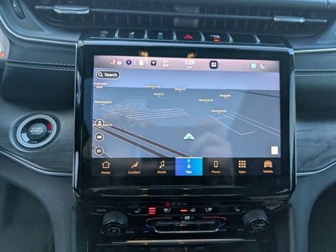 Used 2023 Jeep Grand Cherokee L Overland image 12