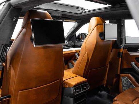 Used 2019 Lamborghini Urus image 38