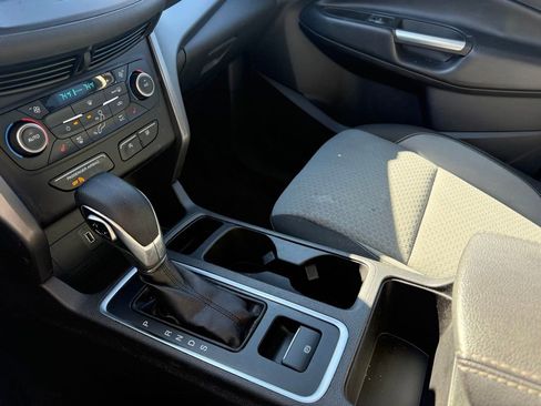 Used 2019 Ford Escape SE image 18