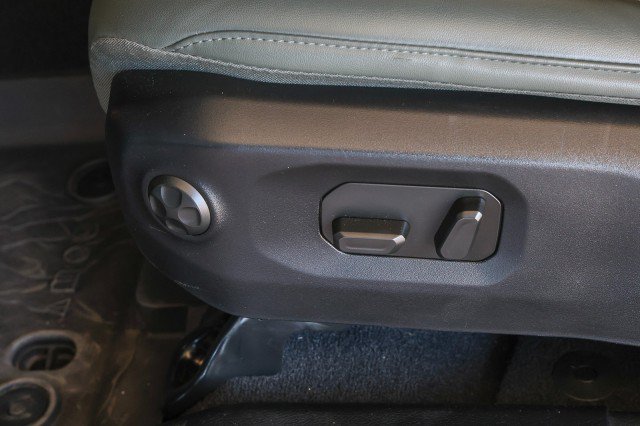 Used 2024 Jeep Gladiator Mojave w/ Steel Bumper Group AWD/4WD image 13