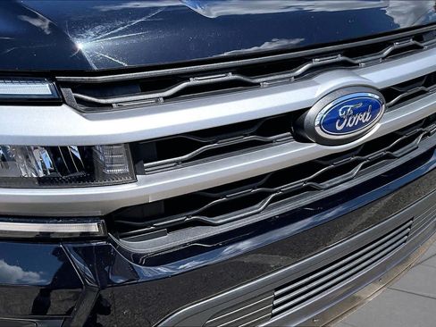 Used 2023 Ford Expedition XLT RWD image 30